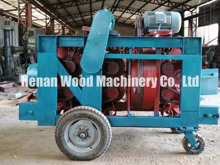the-vertical-wood-debarking-machine-with-an-electric-motor
