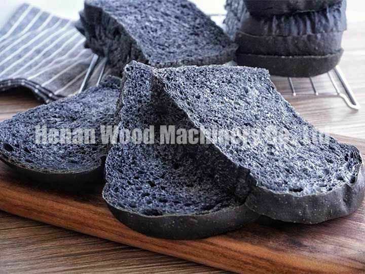 Bamboo charcoal toast