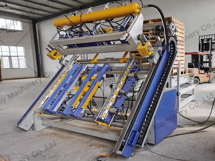European standard pallet nailing machine
