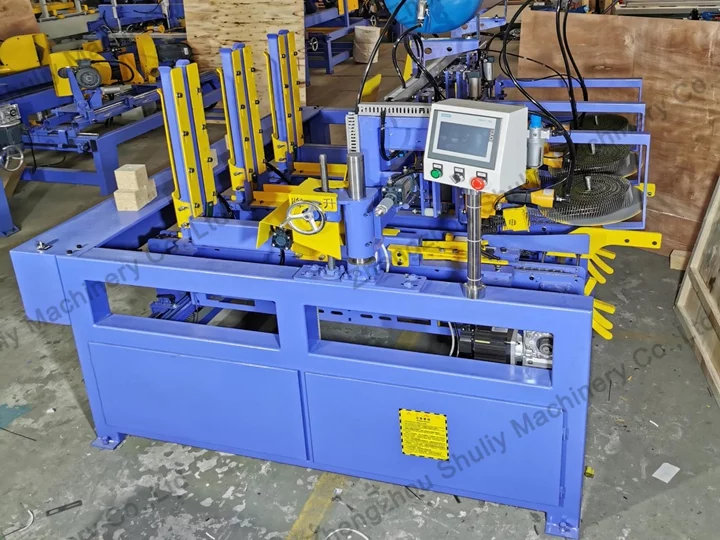 Pallet stacking machine